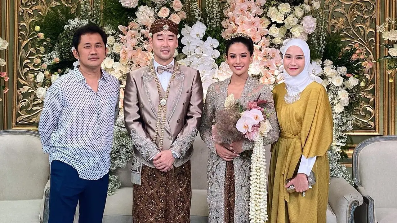 Zaskia Adya Mecca dan Hanung Bramantyo