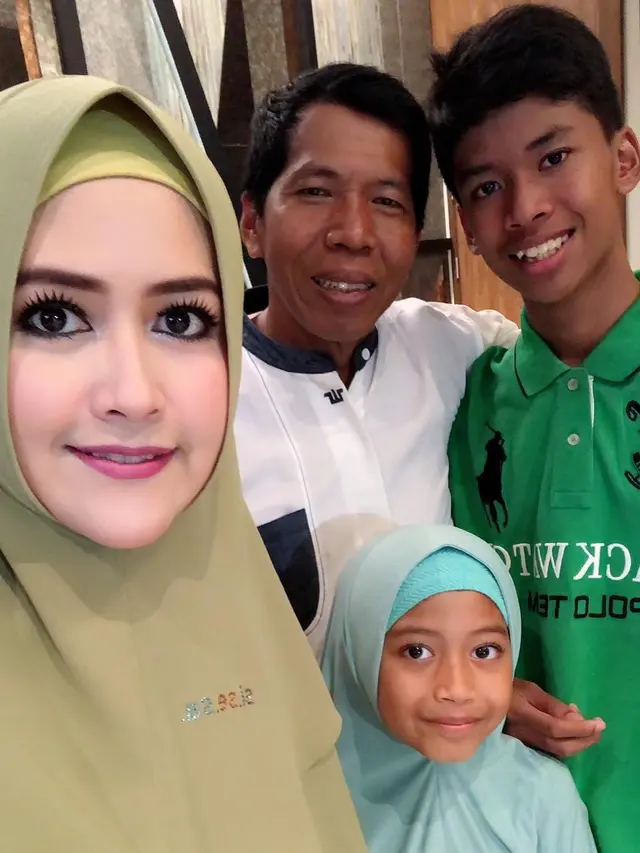 Disebut Mirip, Ini 7 Potret Kiwil dengan Anaknya dari Meggy Wulandari