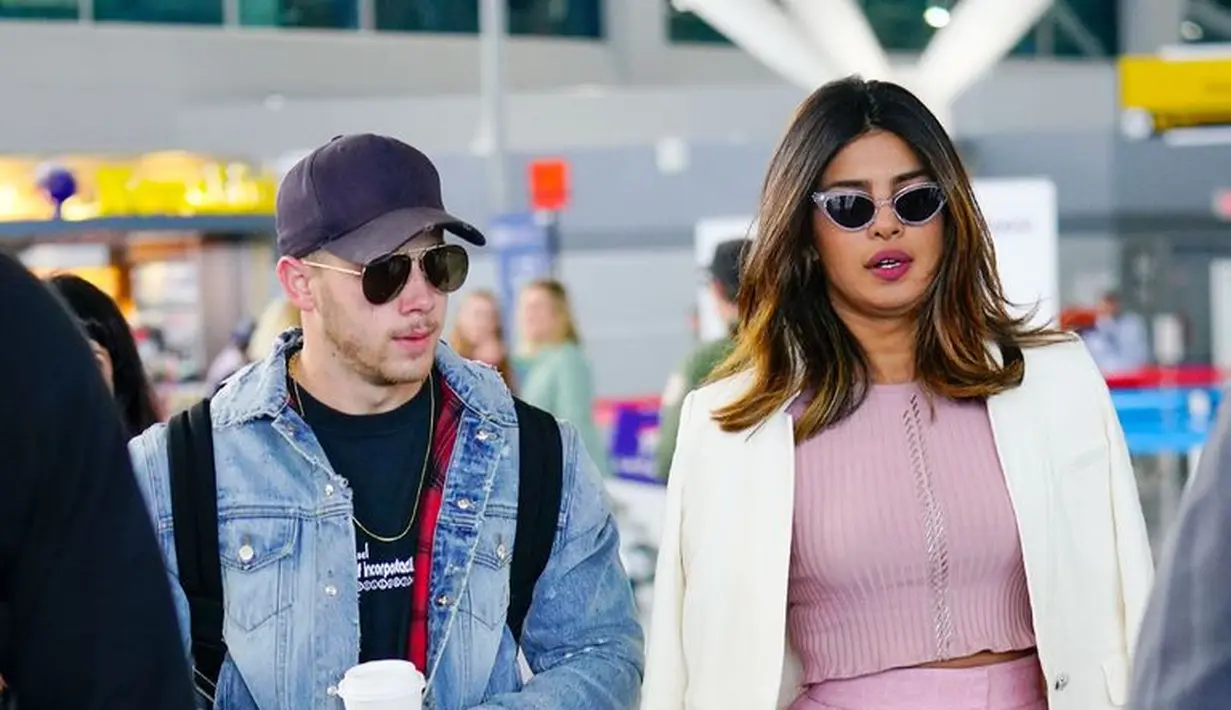 Dilansir dari HollywoodLife, Nick Jonas dan Priyanka Chopra sudah tinggal bersama. (Getty Images/Cosmopolitan)
