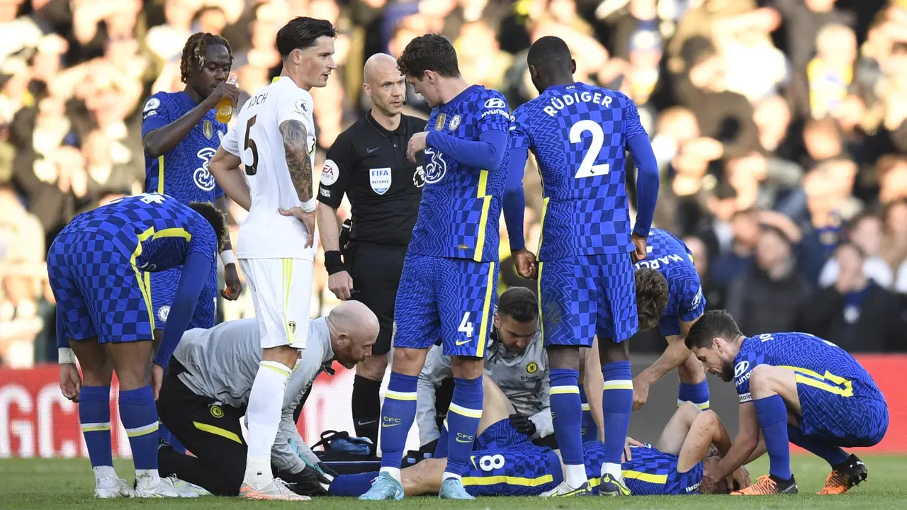 Foto: Momen Menyakitkan Mateo Kovacic usai Mendapatkan Tekel Horor dari Pemain Leeds United di Liga Inggris