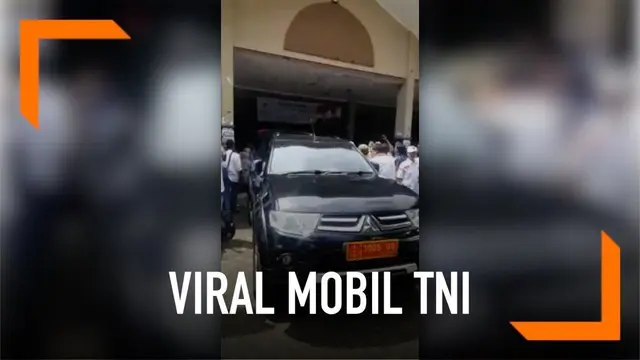 Video yang memperlihatkan sebuah mobil dengan pelat nomor dinas TNI mengangkut logistik di acara salah satu capres viral di media sosial. Mabes TNI pun angkat bicara terkait peristiwa tersebut.