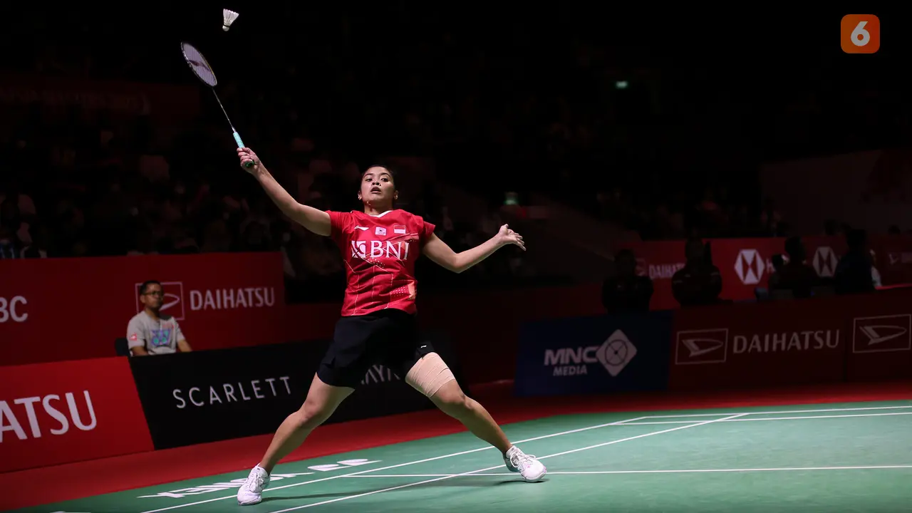 Foto: Istora Bergemuruh Kekecewaan, Tiga Wakil Indonesia Termasuk Apriyani/Fadia Tumbang pada Laga yang Sama di Indonesia Masters 2023