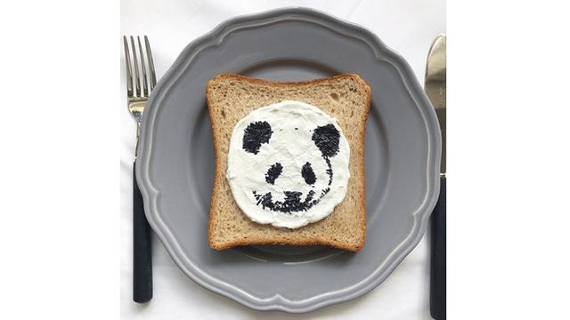 Bermodalkan Roti Tawar, Wanita Ini Buat 7 Lukisan dengan Detail Menakjubkan