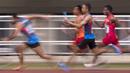 Para pelari beradu cepat saat tampil pada Kejurnas Atletik 2019 nomor 4x100 meter estafet senior putra di Stadion Pakansari, Bogor, Rabu (8/8). Kejurnas Atletik berlangsung dari 3-7 Agustus. (Bola.com/Peksi Cahyo)