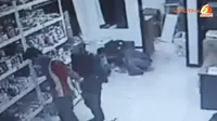 [VIDEO] Perampokan Minimarket di Bandung, Pegawai Disekap