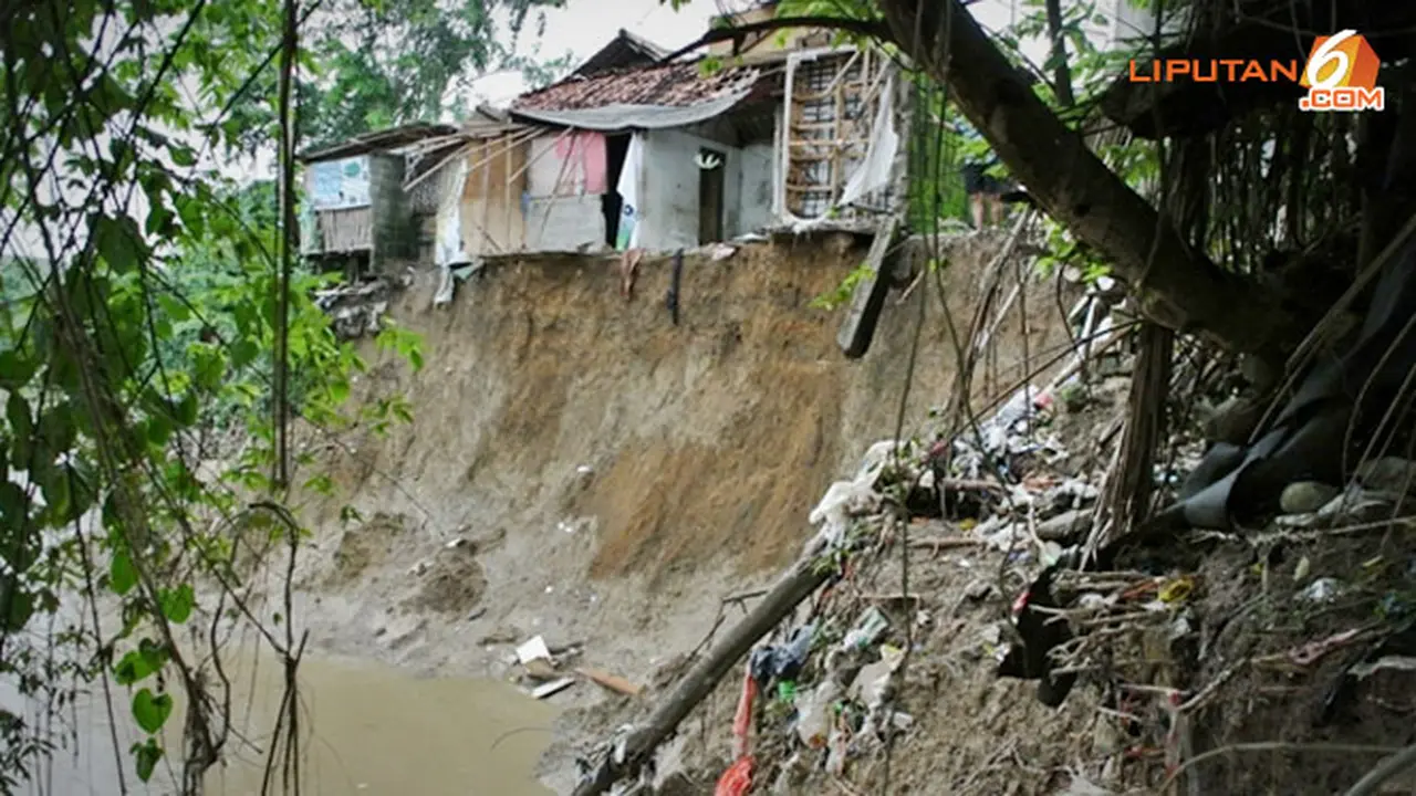 rumah-hanyut-bekasi-140117c.jpg