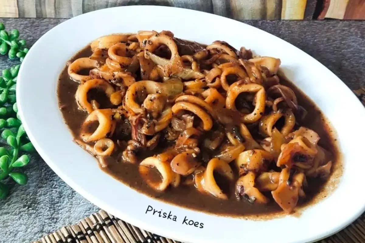 Resep cumi saus lada hitam . (dok. Cookpad @erafani_2000)