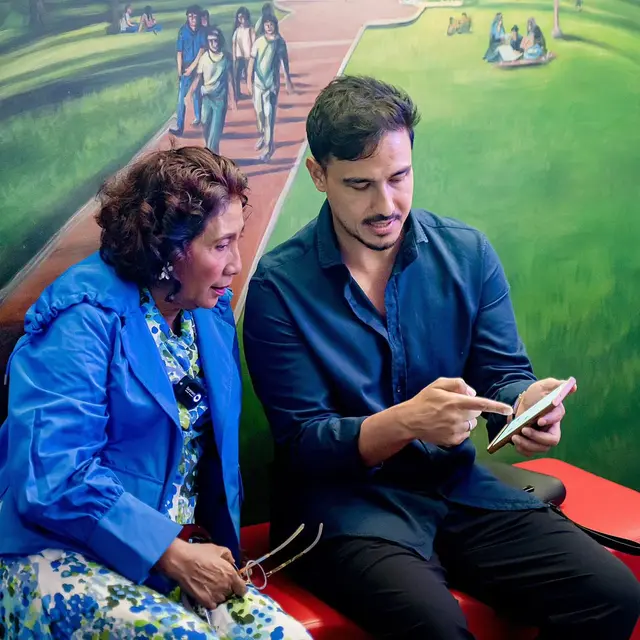 8 Rekomendasi Model Rambut Pria Ikal, Inspirasi Gaya Reza Rahardian hingga Nicholas Saputra