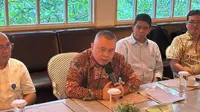 Menteri Perhubungan (Menhub) Dudy Purwagandhi membicarakan mengenai mudik gratis Lebaran 2025 dalam Ramah Tamah bersama rekan media terkait sektor transportasi, di Jakarta Pusat, Jumat (31/1/2025). (Liputan6.com/Tira)