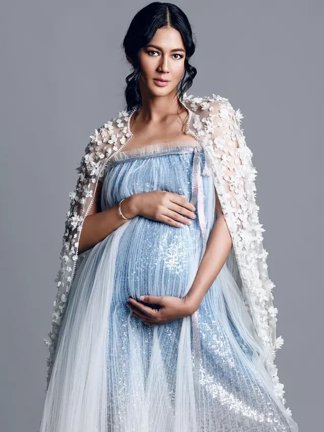 6 Pesona Maternity Shoot Paula Verhoeven, Cantik dengan Konsep Bunga
