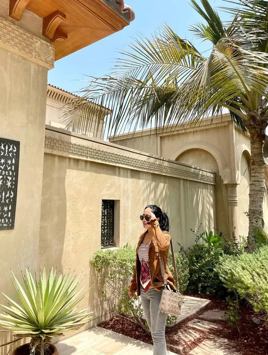 (Instagram/rachelvennya)