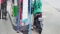 Aksi Pria Aniaya Wanita Petugas SPBU di Tangerang Tertangkap CCTV