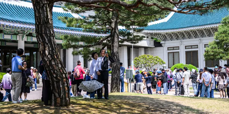 FOTO: Sehari Setelah Dibuka, Kompleks Blue House Ramai Dikunjungi Pengunjung