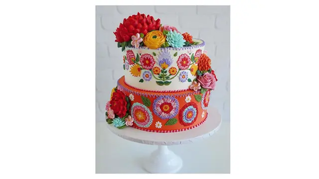 Wanita Ini Buat Desain Kue Bak Hiasan Bordir, 6 Hasilnya Keren Banget