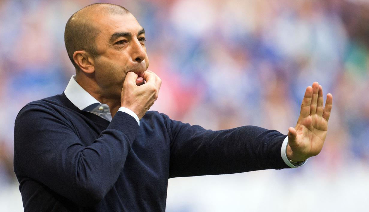 Roberto Di Matteo. Pelatih asal Italia berusia 52 tahun ini tercatat pernah menukangi Aston Villa mulai 2 Juni 2016 hingga 3 Oktober 2016 dan menjadi klub terakhirnya dalam rekor manajerialnya. Ia menggantikan posisi Remi Garde yang dipecat pada 29 Maret 2016. Bersama Aston Villa ia total hanya memimpin tim dalam 12 laga di semua ajang dengan hasil hanya 1 kali menang, 7 imbang dan 4 kali kalah. (AFP/DPA/Bernd Thissen)