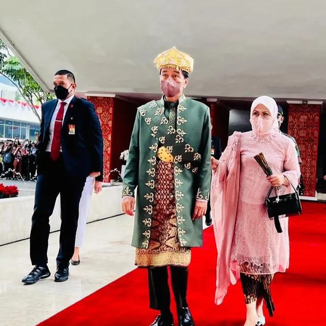 8 Potret Presiden Jokowi di Pidato Kenegaraan 2022, Pakai Baju Adat Bangka Belitung