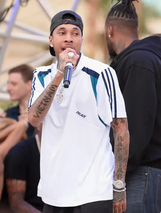 “Kylie merupakan sosok yang menurut Tyga adalah wanita yang sempurna, tubuhnya, wajahnya, kepribadian, semuanya lengkap jadi satu ada di Kylie,” tambah sumber. (AFP)