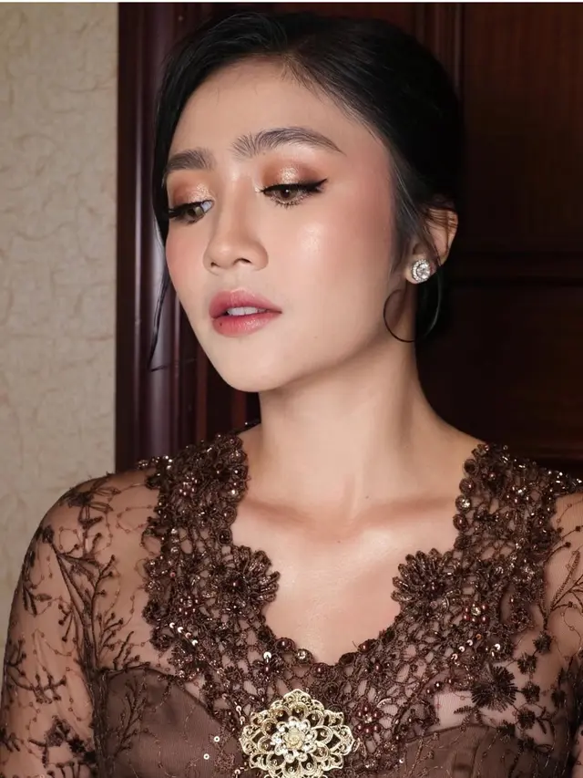 Febby Rasta saat Jadi Bridesmaid Valerie Tifanka. [@syelamarariamakeup]