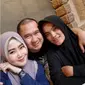 Akrabnya Bu Dendy dengan istri pertama Pak Dendy (Hak Cipta: instagram.com/oviekwie_nyoklat_klasik/phi)