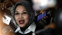 Sylviana Murni memenuhi panggilan Bareskrim di Gedung Ombudsman, Jakarta, Senin (30/1). (Liputan6.com/Faizal Fanani)