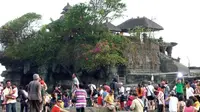 Akhirnya saya pun sampai di Tanah Lot. Begitu masuk ke area parkir