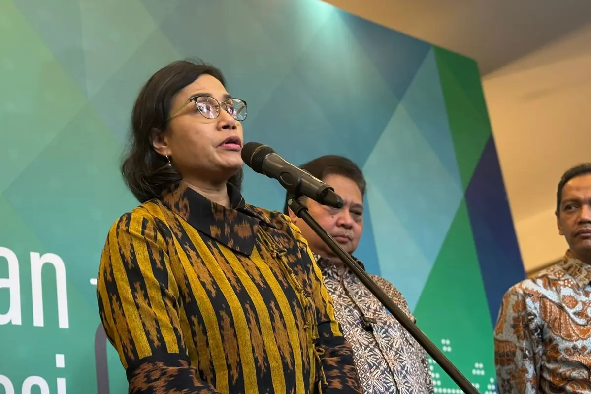 Menteri Keuangan (Menkeu) Sri Mulyani Indrawati dalam peluncuran portal aksesi OECD, di Kementerian Koordinator Bidang Perekonomian, Jakarta, Kamis (3/10/2024). (Tira/Liputan6.com)
