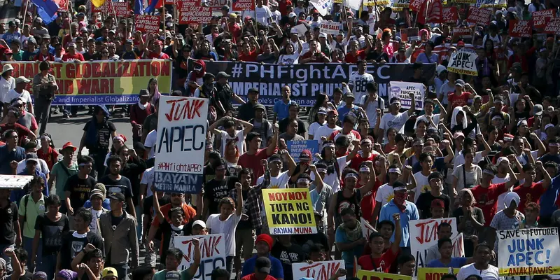 20151119-Ribuan Orang Turun ke Jalan Demo Anti APEC-Filipina