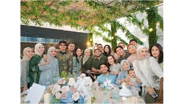 8 Potret Artis di Acara Pengajian dan Mitoni Shandy Purnamasari, Bertabur Bintang