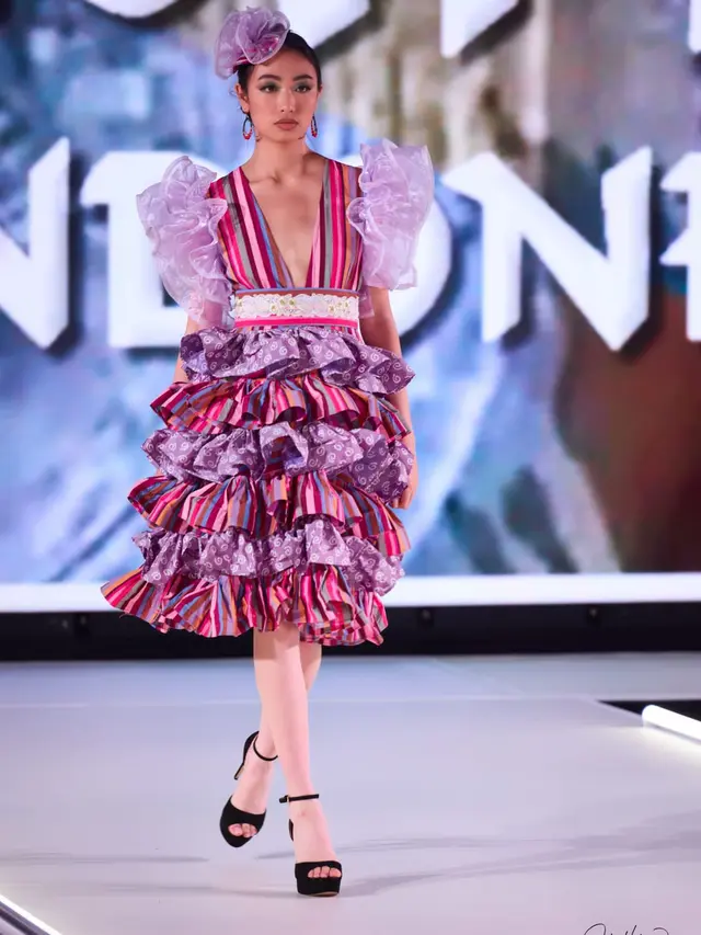 Fashion show batik rancangan Novie Sasmita di ajang bergengsi New York Fashion Week 2022