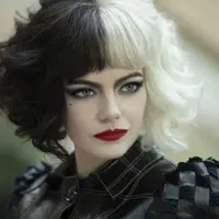 Emma Stone memerankan tokoh Cruella. (Foto: Disney)