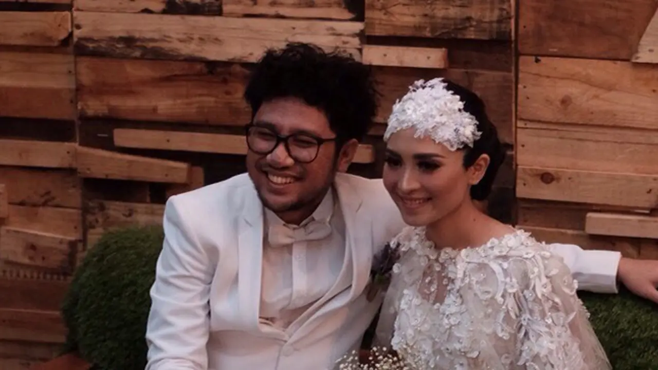 Kunto Aji dan Dewi Syariati 