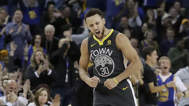 NBA: Comeback Sensasional Curry Menangkan Warriors