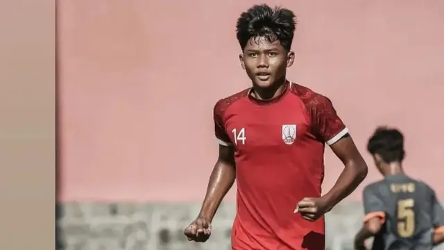 Purwanto Suwondo berpose dengan putranya, Arkhan Kaka Putra.