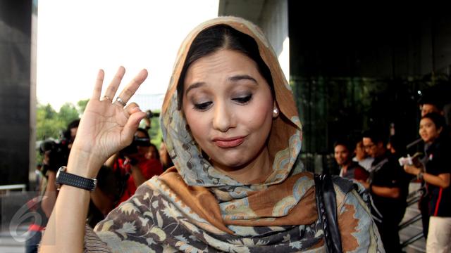 Sengketa Warisan, Adik Ancam Proses Hukum Ayu Azhari - ShowBiz Liputan6.com