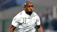 Senegal&#039;s forward El Hadji Diouf runs during African Nation Cup (CAN) match between Senegal and Zimbabwe, 23 January 2006 in Port Said, Egypt. AFP PHOTO/ISSOUF SANOGO