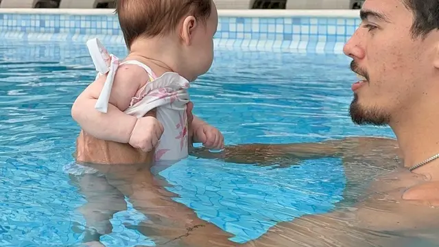 Mendiang Dali Wassink bersama anaknya (Instagram/dali.wassink)