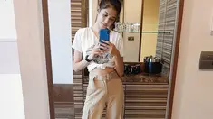 Perempuan kelahiran 15 September 1994 ini selalu berhasil memukau fansnya berkat parasnya yang cantik. Paras cantic juga diimbangi dengan tubuh yang bagus milik Mikha. Kecantikan Mikha Tambayong inilah yang membuat banyak netizen banyak menyebutnya menawan. (Liputan6.com/IG/@miktambayong)
