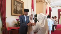 Presiden Jokowi saat open house di Istana Jakarta, Rabu (5/6/2019). (Merdeka.com/Intan Umbari Prihatin)