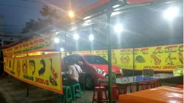 8 Potret Mobil Terjebak saat Parkir Ini Nyeleneh, Bikin Kasihan
