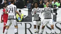 Hernanes usai mencetak gol bagi Juventus / Reuters