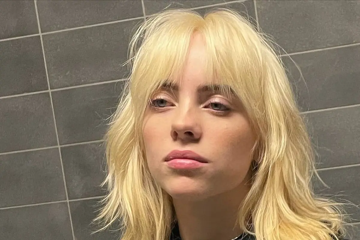 Billie Eilish Ganti Warna Rambut Blonde, Begini Cara Perawatannya