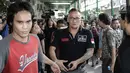 Aktor senior Tio Pakusadewo saat tiba di Pengadilan Negeri Jakarta Selatan, Senin (30/4). Tio Pakusadewo kembali menjalani persidangan kasus dugaan penyalahgunaan narkotika dengan agenda pembacaan dakwaan. (Liputan6.com/Faizal Fanani)