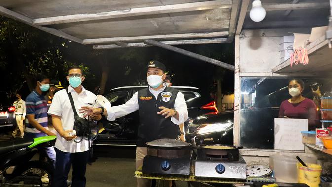 137 Pelanggar PPKM Darurat di Surabaya Amankan, Dibawa ke Pemakaman Keputih - Vimarsana News