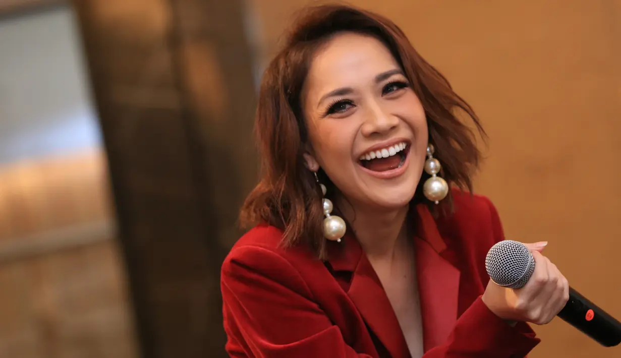 Konser bertajuk ‘It’s Me BCL Concert’ yang akan digelar pada 1 Maret2017 nanti, sebagai suami Ashraf akan berperan menjadi seorang produser. Di posisinya itu Ashraf pun memastikan keinginan istrinya terwujud. (Adrian Putra/Bintang.com)