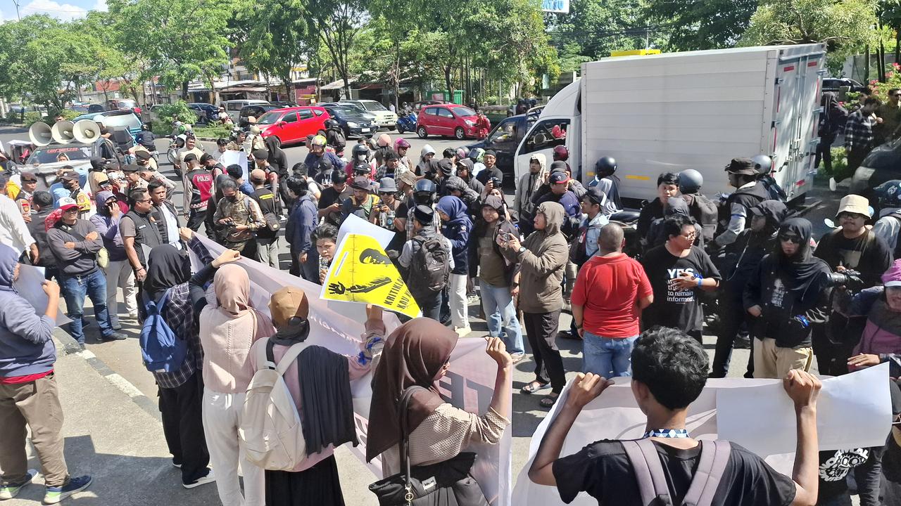 Jurnalis di Makassar gelar aksi solidaritas untuk Tempo