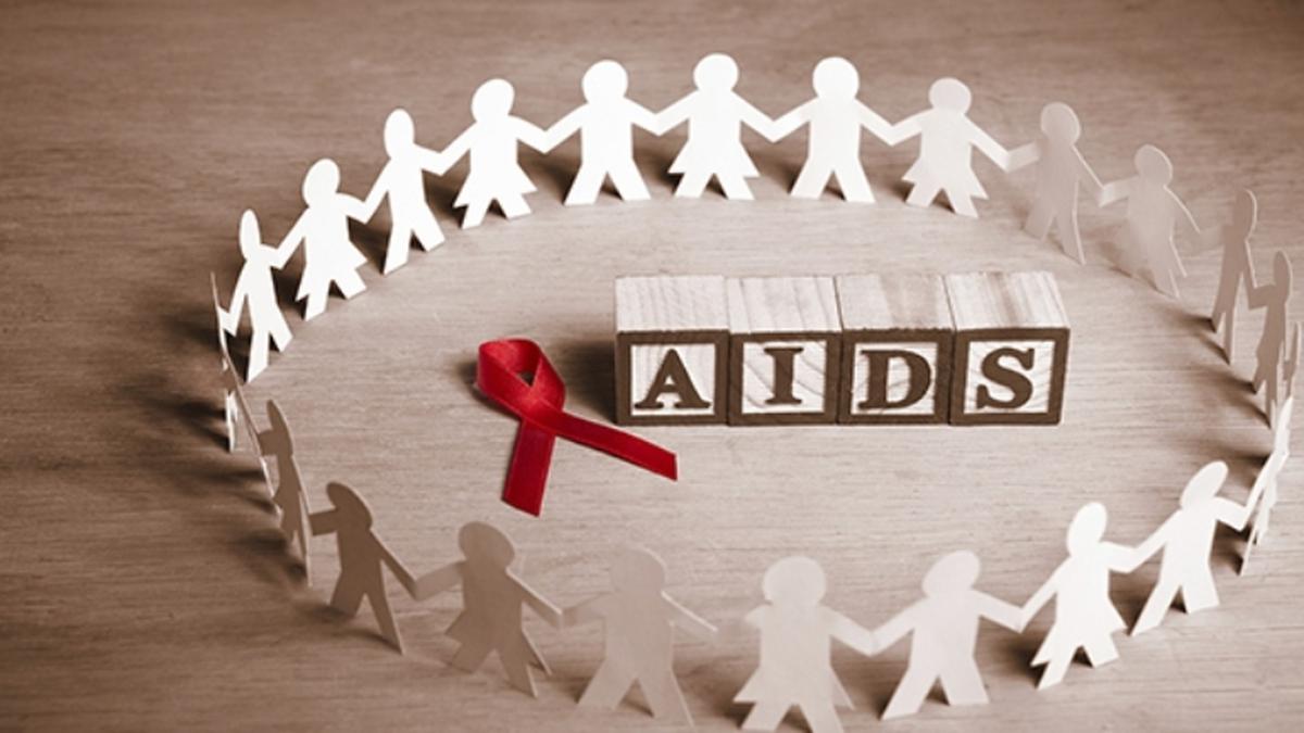 Aktivis Serukan Masyarakat Jangan Jauhi Pengidap HIV/AIDS - Health ...