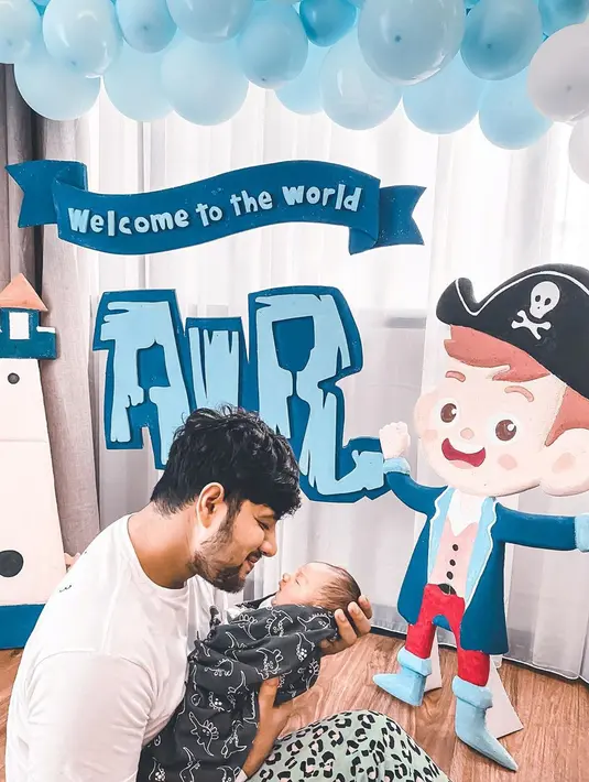 Air Rumi Akbar 1453, dipilih Ammar Zoni dan Irish Bella untuk menjadi nama anaknya. Cukup unik, pasalnya ada angka 1453 di akhir namanya. Alhasil, banyak yang penasaran dengan makna angka tersebut. (Instagram/ammarzoni)