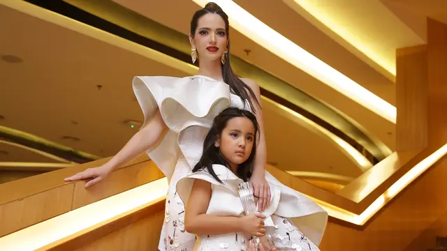 Nia Ramadhani dan Mikhayla