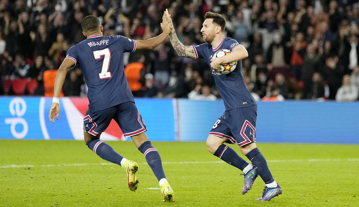 Paris Saint-Germain (PSG) harus bekerja keras untuk memetik kemenangan dramatis dengan skor 3-2 atas RB Leipzig pada  matchday 3 Grup A Liga Champions di Stadion Parc des Princes, Rabu (20/10/2021). (AP/Francois Mori)
