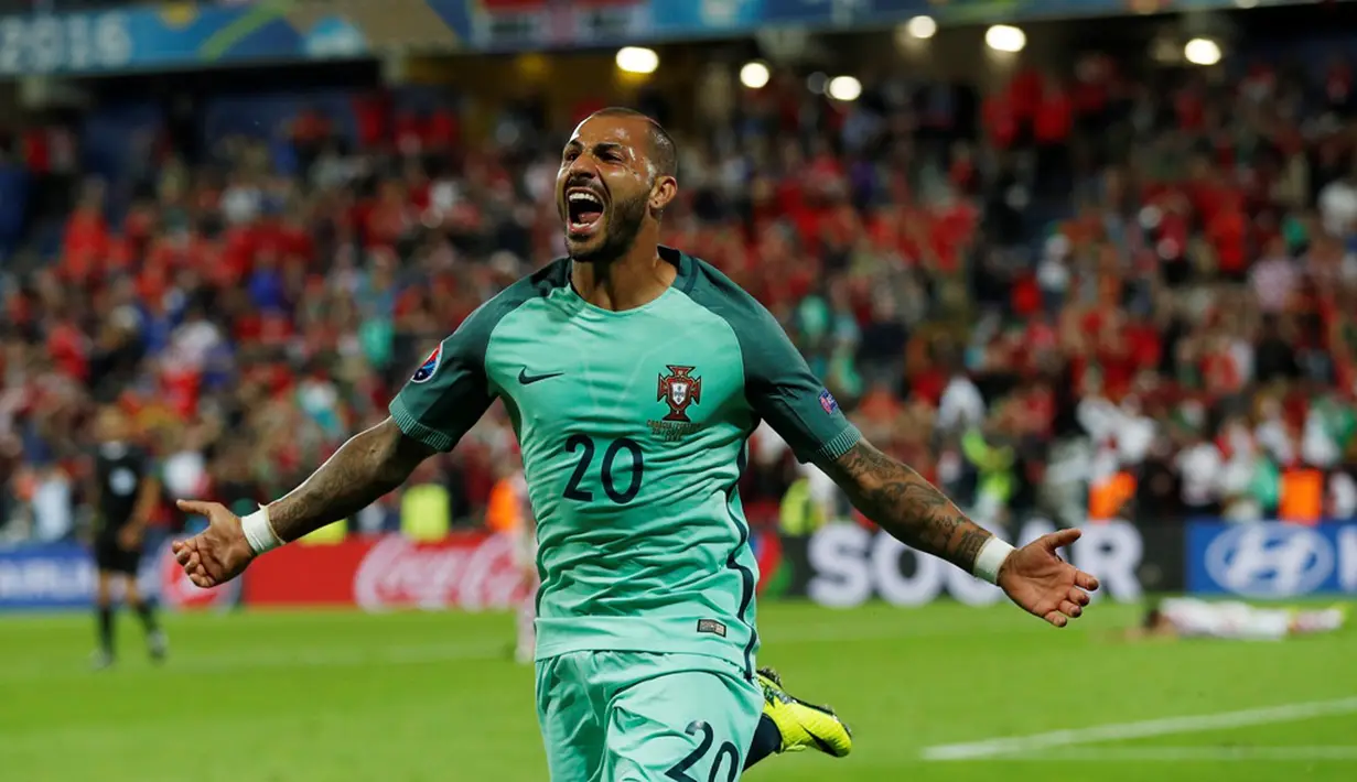 Ekspresi Ricardo Quaresma setelah mencetak gol ke gawang Kroasia pada laga 16 besar Piala Eropa 2016 di Stade Bollaert-Delelis, Lens, Minggu (26/6/2016) dini hari WIB. (Reuters/Lee Smith)